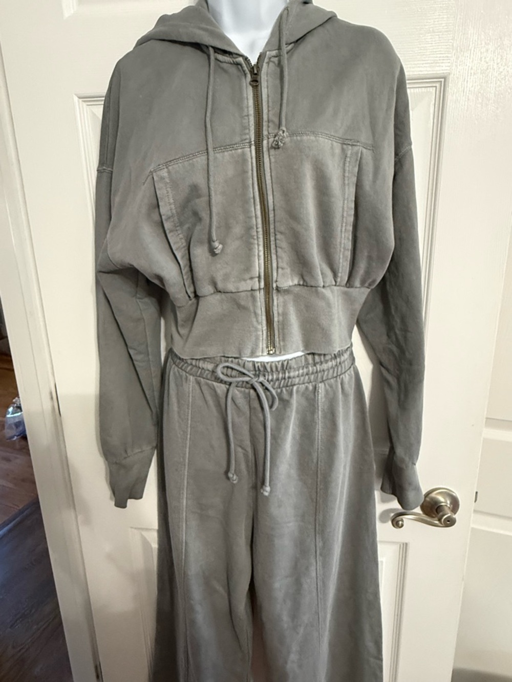 Zara Gray Cropped Zip Hoodie & Wide-Leg Joggers Set
